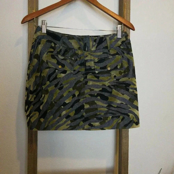 Express Women Green Camoflauge Mini Skirt Sz 1 2 Stretch Pockets Neutral Rock - Picture 6 of 10